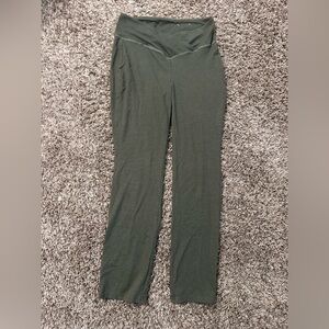 NWOT Olive Green Flare bottom cotton Yoga Pants Size L cross cross waist #1848